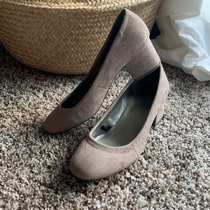 Worthington Taupe Suede Heels size 6.5